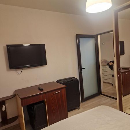 2 Bedrooms Apartment. Галац Экстерьер фото
